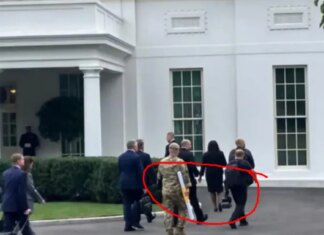 Украинская делегация принесла в Белый дом неожиданный атрибут