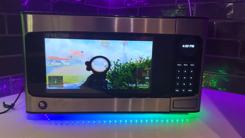 Эта микроволновка «готовит» игры: NVIDIA RTX 5060 Ti 16 ГБ, Core Ultra 5 225 и встроенный экран