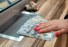 Долар влаштував «сюрприз»: курс валют в банках та обмінниках Дніпра