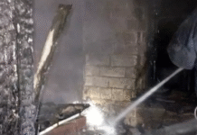 У Дніпрі горів будинок: з вогню витягнули жінку