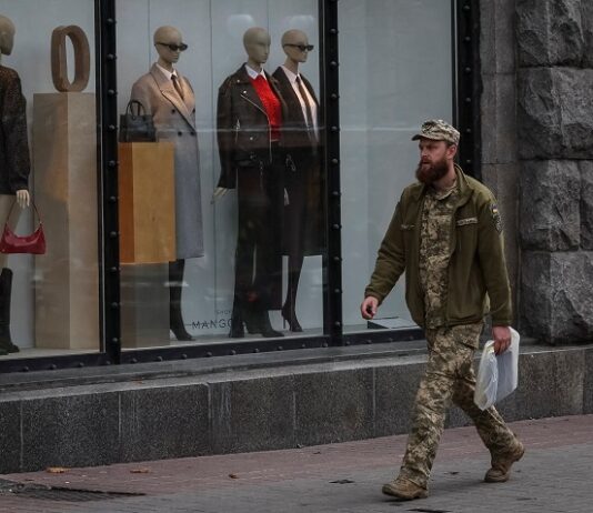 Украине не хватает почти €136 млрд: Киев просит ЕС в декабре определиться с использованием активов РФ.