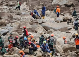 Трагедия в Индонезии: оползень унес жизни почти 50 человек