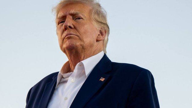 Трамп призвал протестующих в Иране захватывать правительственные учреждения