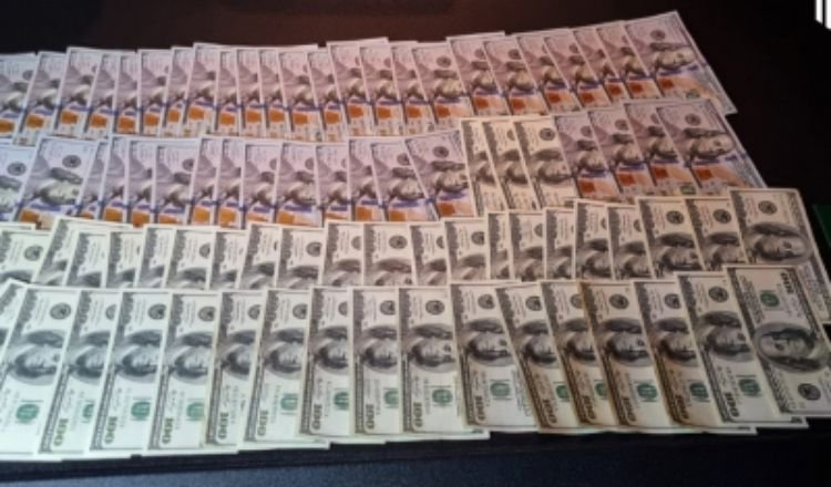 Військовослужбовця з Дніпропетровщини підозрюють у вимаганні 9 тис. доларів