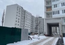 Треті роковини ракетного удару: як у Дніпрі вшанували загиблих на Набережній Перемоги, 118