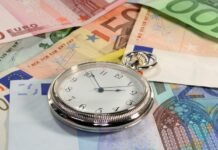 Украина предлагает инвесторам обмен $2,6 млрд ВВП-варрантов с вознаграждением около 7%.