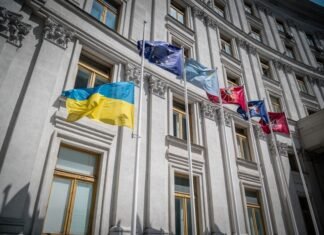 Украина получит первый транш кредита ЕС на €90 млрд не позднее второго квартала 2026 года.