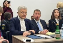 Порошенко указывает на непредоставлении обоснований для санкций в течение года, несмотря на отведенные законом 15 дней