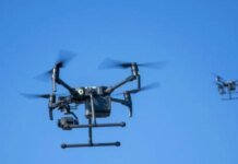 Беспомощность Бундесвера: неизвестные дроны часами хозяйничали в небе над авиабазой в Германии