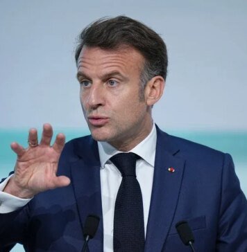 Макрон: Европа должна быть за столом переговоров с РФ — иначе мира не будет