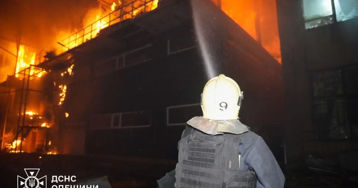 Атака на Одессу: повреждены жилой дом, магазин и СТО, есть пострадавшие