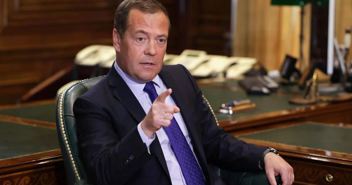 ЕС хочет закрыть границы для бывших российских военных — Медведев угрожает вторжением