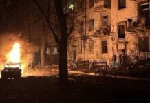 Горят «Эпицентр» и автомобили, повреждены дома и инфраструктура: что известно об атаке на Запорожье