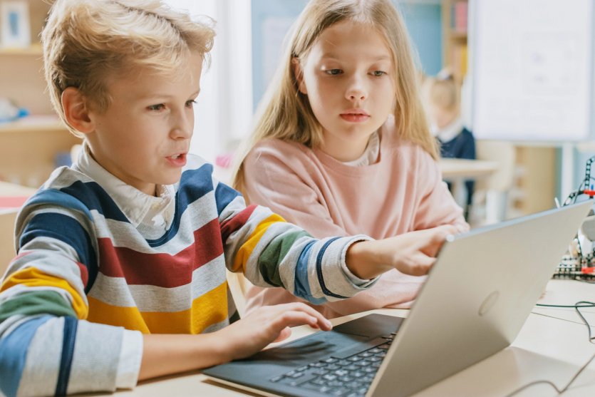 День рождения с Claude Code: подростки создали с нуля 10 игр за 2 часа