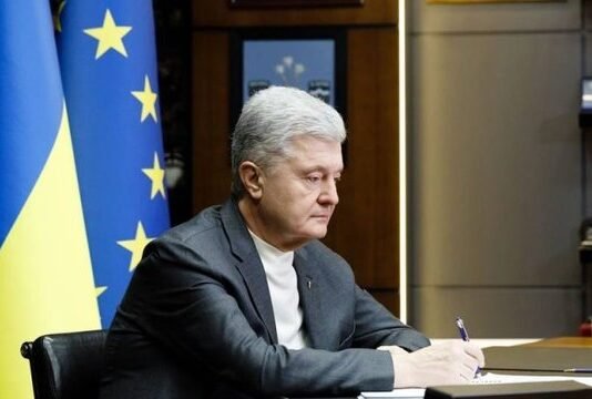 Порошенко в годовщину санкций против него: Механизм санкций дискредитирован, нанесен ущерб международной репутации