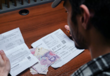 Тарифы взлетят вдвое: эксперт раскрыл план властей перед выборами