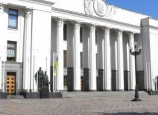 Президент пытается перекрыть парламентский кризис военной риторикой — Фриз