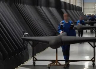 Детство возле «Шахедов»: Кремль отправляет школьников на военный завод. ВИДЕО