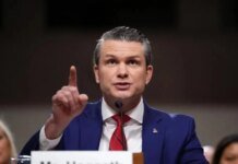 Фотографов СМИ выгнали из зала: Хегсет обиделся на «нелестные» снимки