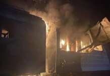 Оккупанты обстреляли пригородный поезд в Харьковской области, есть раненые