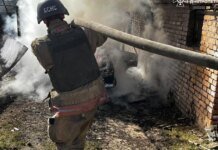 Российские обстрелы в Днепропетровской области: ранены 9 человек, горят дома и автомобили