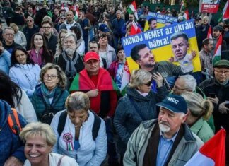 Плюнул в сторону Украины: выкупленного у Путина военнопленного заставили работать на пропаганду Орбана