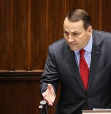 Политический скандал в Варшаве: Туск и Сикорский обвинили президента в подыгрывании Кремлю