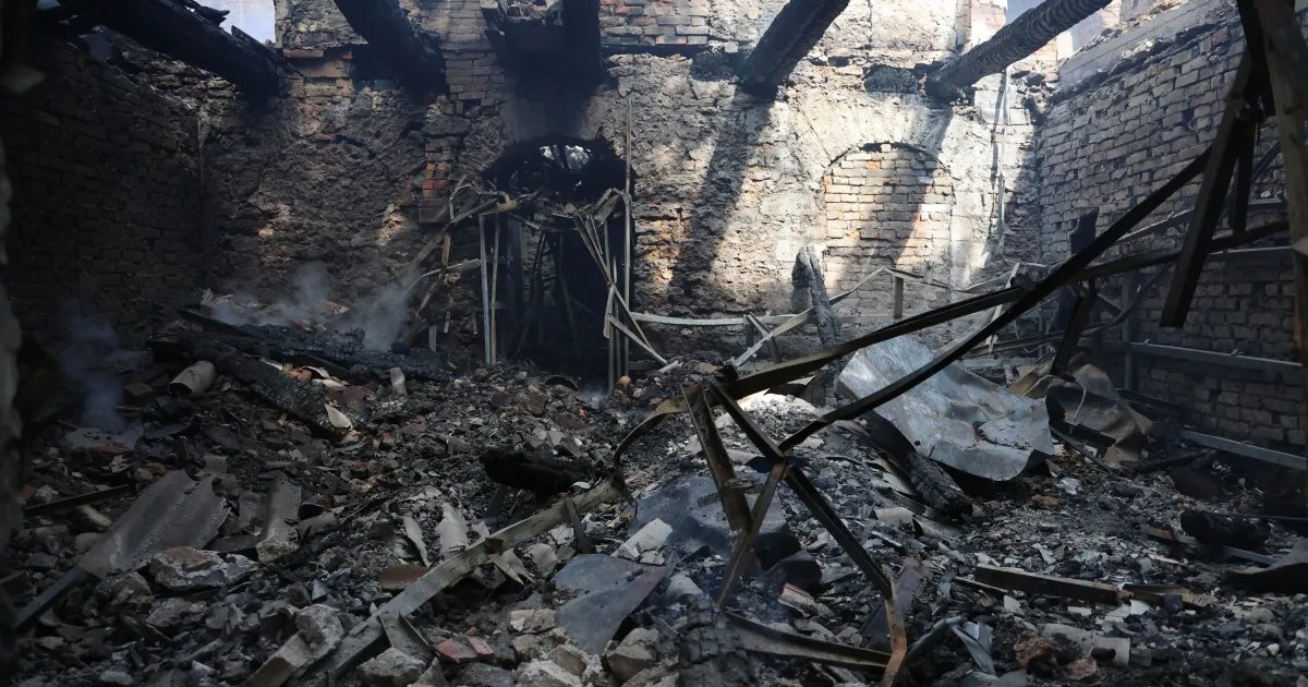 Россияне обстреляли Центральный район Херсона: есть жертвы. ВИДЕО