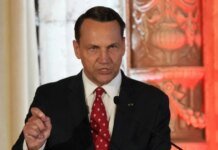 Сикорский указал на ключевую разницу Украины и России