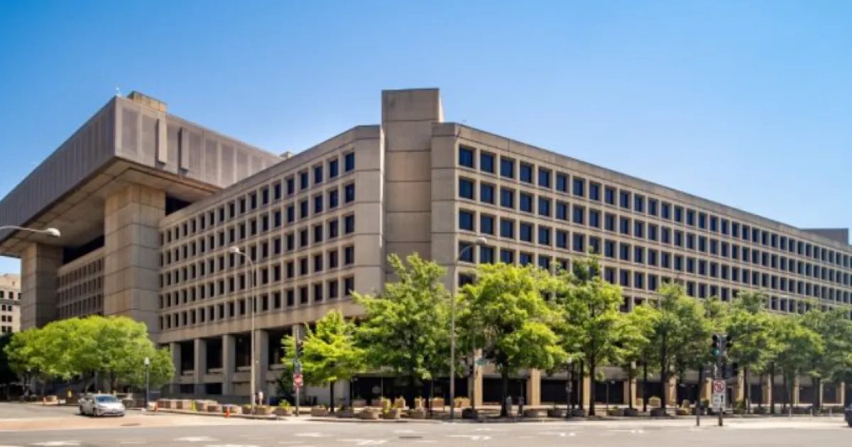 Позор директора ФБР: Госдеп готов платить миллионы за головы хакеров-взломщиков