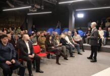 Украина должна объединиться и усилить дипломатический фронт на фоне войны на Ближнем Востоке – Порошенко