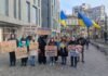 У Дніпрі в центрі міста активісти провели хвилину мовчання