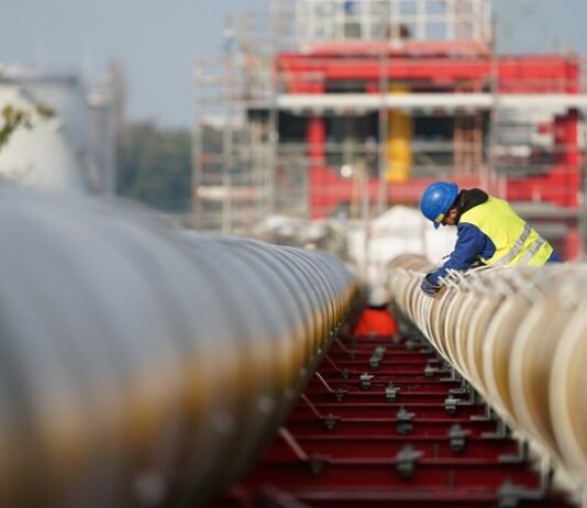 Пока MOL тестирует альтернативу «Дружбе», Будапешт решил удерживать деньги украинского госбанка до возобновления Киевом поставок российской нефти.