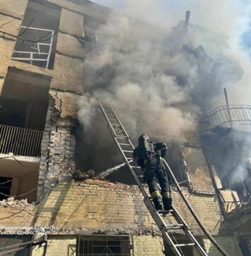 Наслідки влучання у багатоповерхівку в Дніпрі: п’ятеро поранених