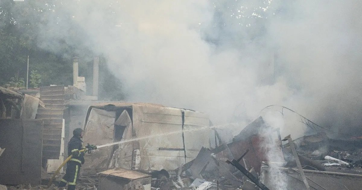 Враг атаковал Хмельницкий: на предприятии вспыхнул пожар