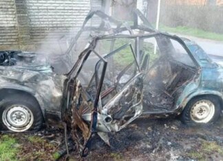 Россия атаковала с помощью дрона гражданский автомобиль в Никополе: трое раненых