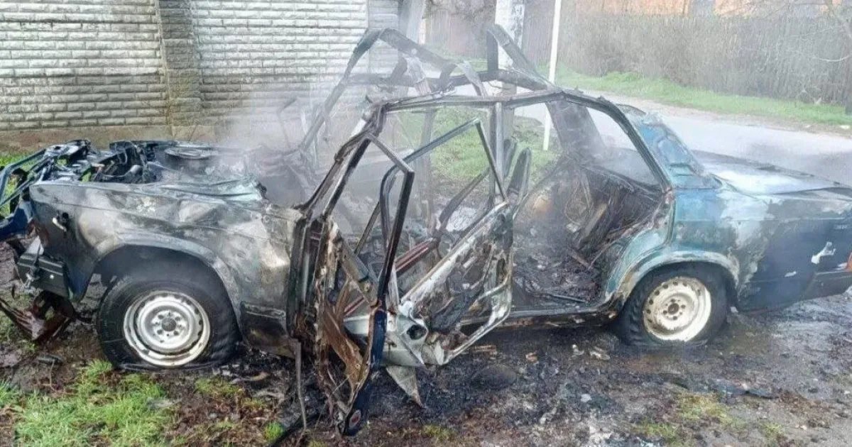 Россия атаковала с помощью дрона гражданский автомобиль в Никополе: трое раненых