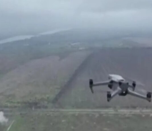 Оккупанты пытаются протыкать украинские дроны железными прутами: The Telegraph о новой тактике в «малом небе»