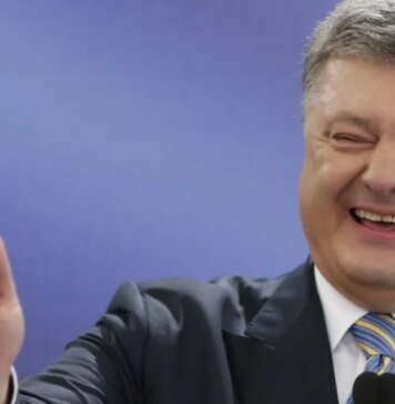 Порошенко использует суды и войну для собственного пиара, — волонтёрка
