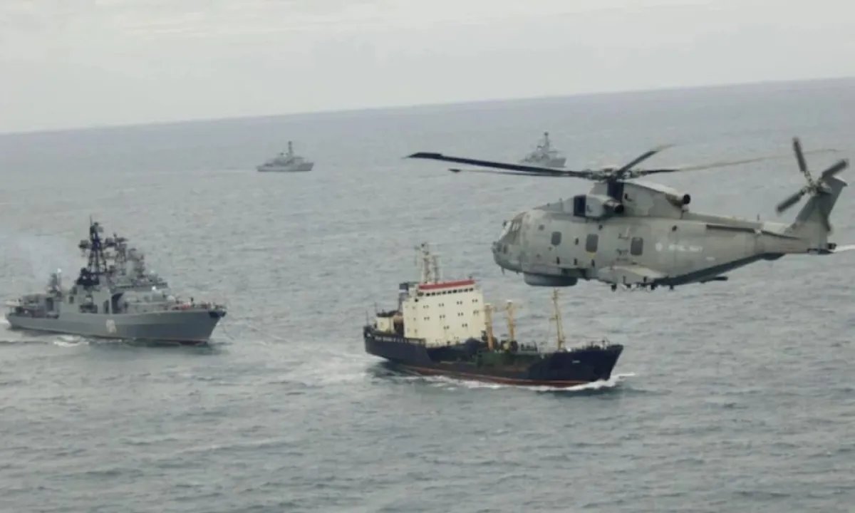 Жалкое зрелище: Z-пропагандисты признали бесполезность флота РФ в охране танкеров