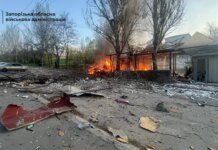 Под обстрелом автобусная остановка, автостоянка и предприятие: оккупанты атаковали Запорожье, погибла женщина
