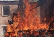 Удар по Прилукам: россияне атаковали районный отдел полиции, возник пожар