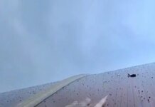 В Туапсе после атак — «нефтяной дождь», пожар на НПЗ продолжается до сих пор