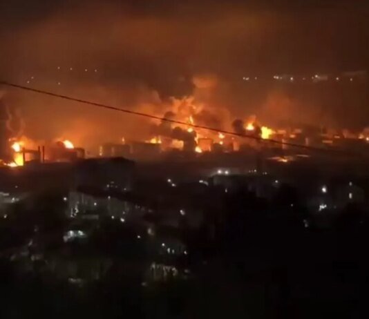 Город в мазуте, власти в коме: жители Туапсе задыхаются от «черных осадков». ВИДЕО