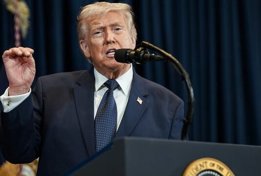 Трамп заявил, что США на переговорах с Ираном не удалось договориться по ядерной проблеме, и американские военные приступают к морской блокаде Ирана