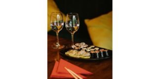 Суші та саке-пейрінг вдома: як правильно поєднувати роли з напоями, щоб перетворити звичайну доставку на гастрономічний вечір 2026 року