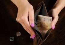 Деньги выплатят мгновенно, но есть нюанс: как в Украине будет работать кризисная базовая соцпомощь