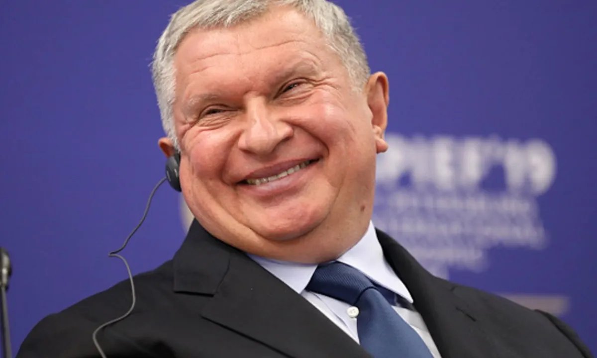 Прибыль Сечину, а гарь и нефть — людям: Туапсе выставляет счет другу Путина