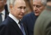 Кремль закрылся изнутри: Путин прячется, элиты под подозрением