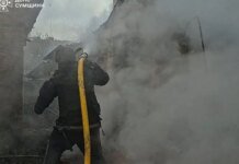В Сумской области спасатели тушили пожары, возникшие в результате ударов российских дронов